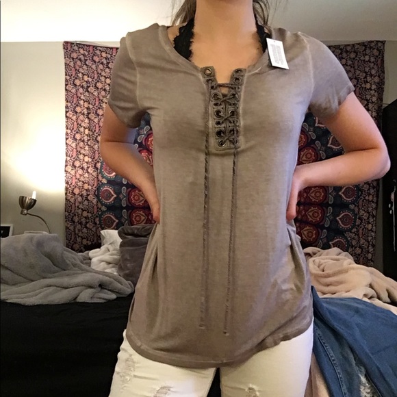 Very adorable american eagle tie tshirt! - Picture 2 of 4